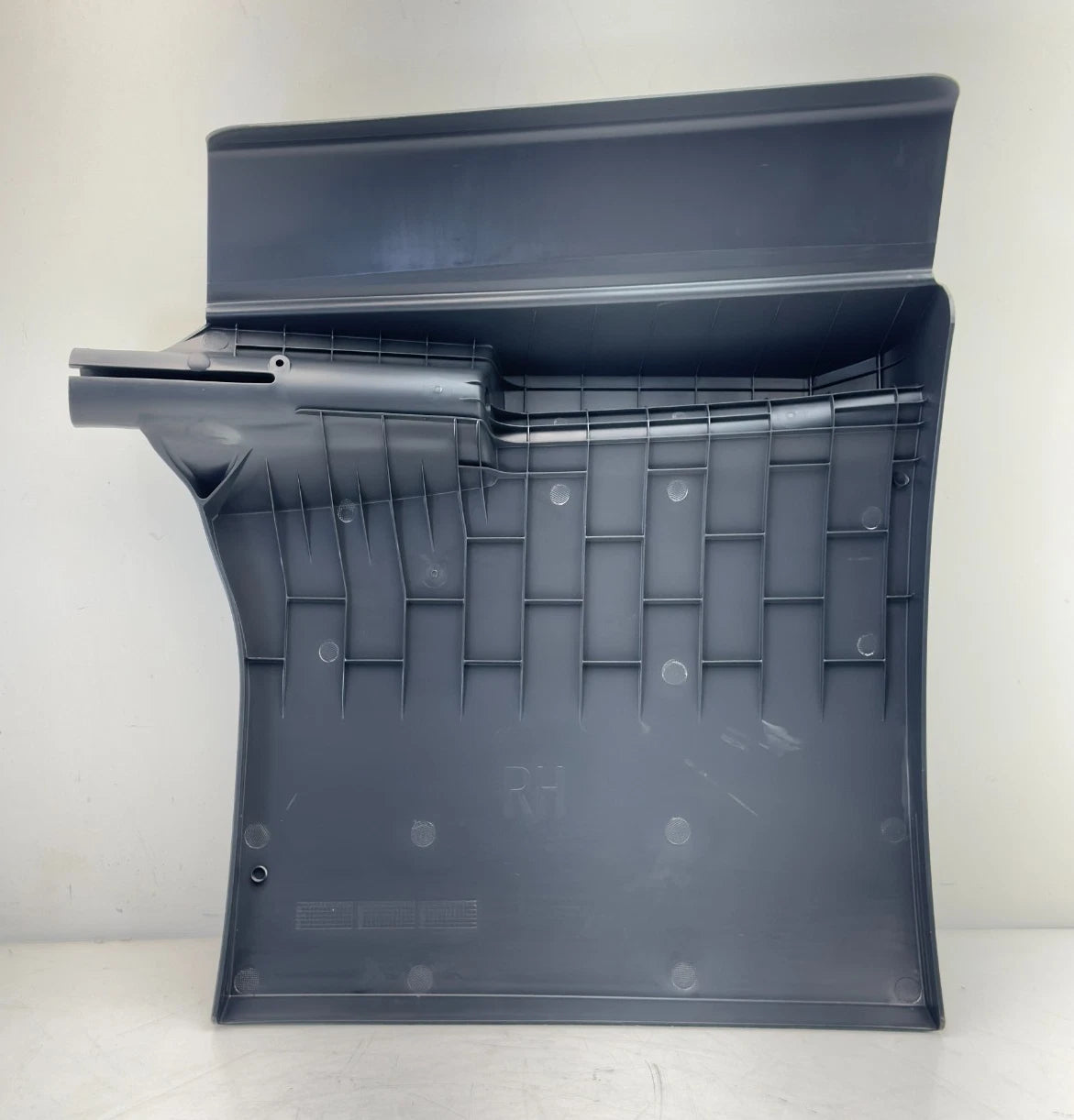 562.9012R Genuine Automann Right Side Quarter Fender