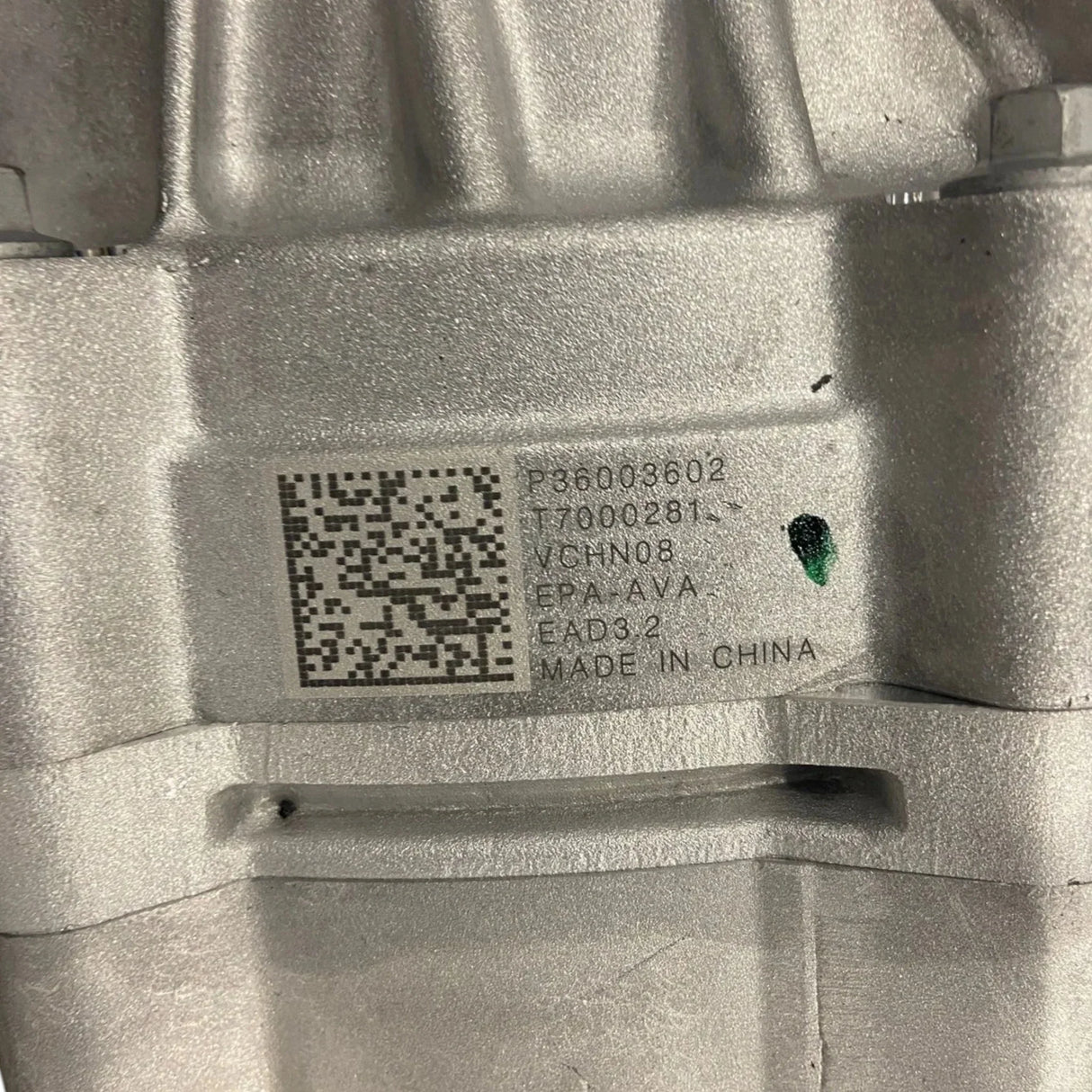 36013013 Genuine Volvo Front Axle Drive - Truck To Trailer