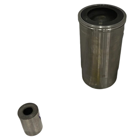 RE570135 Genuine John Deere Piston Liner Kit