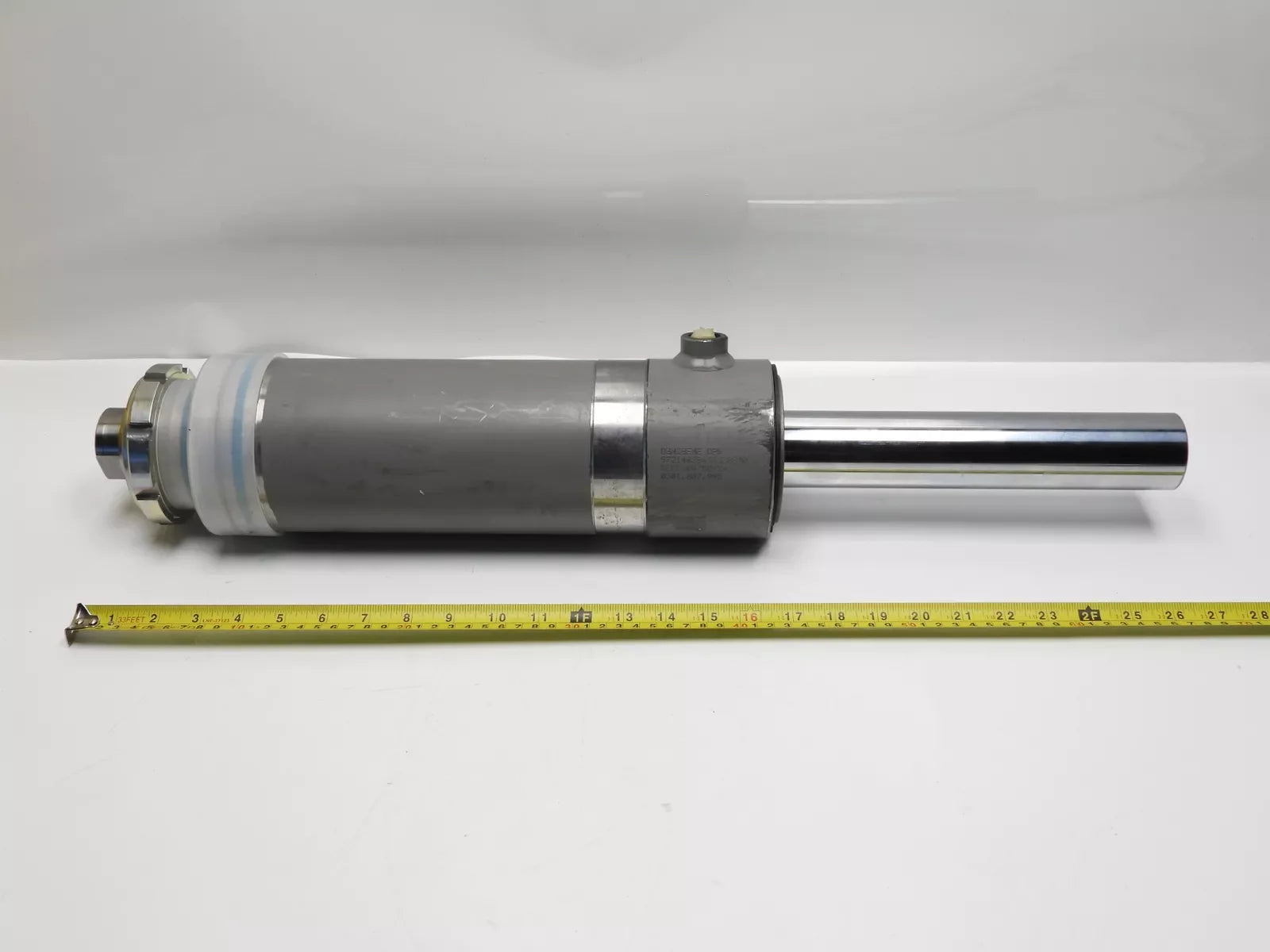 0501007995 JLG Axle Steering Cylinder – Truck To Trailer