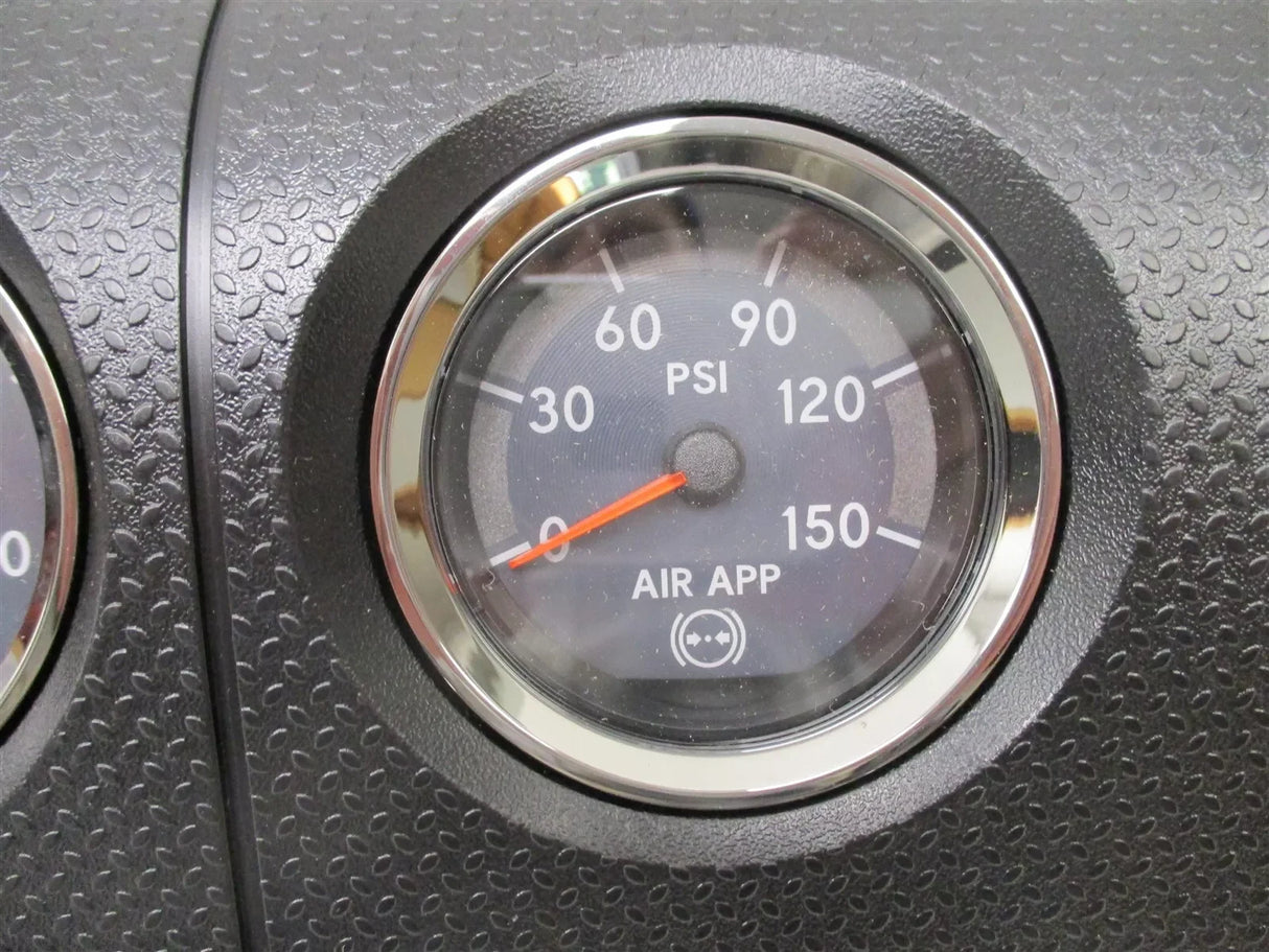 2518072C91 International Gauge Panel - Truck To Trailer