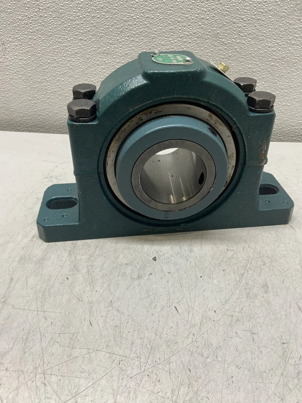 037586 Genuine Dodge Pillow Block Roller Bearing
