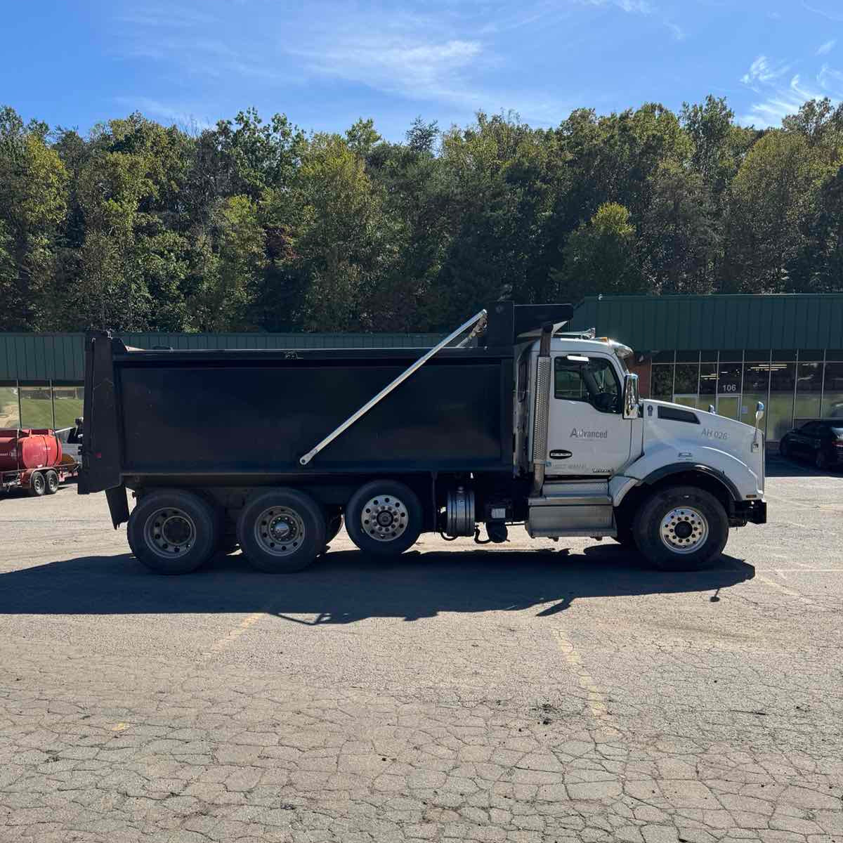 2020 Kenworth T880 Tri-Axle Dump Truck