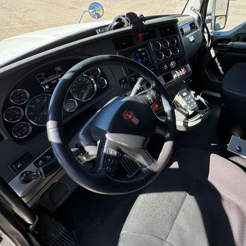 2020 Kenworth T880 Tri-Axle Dump Truck