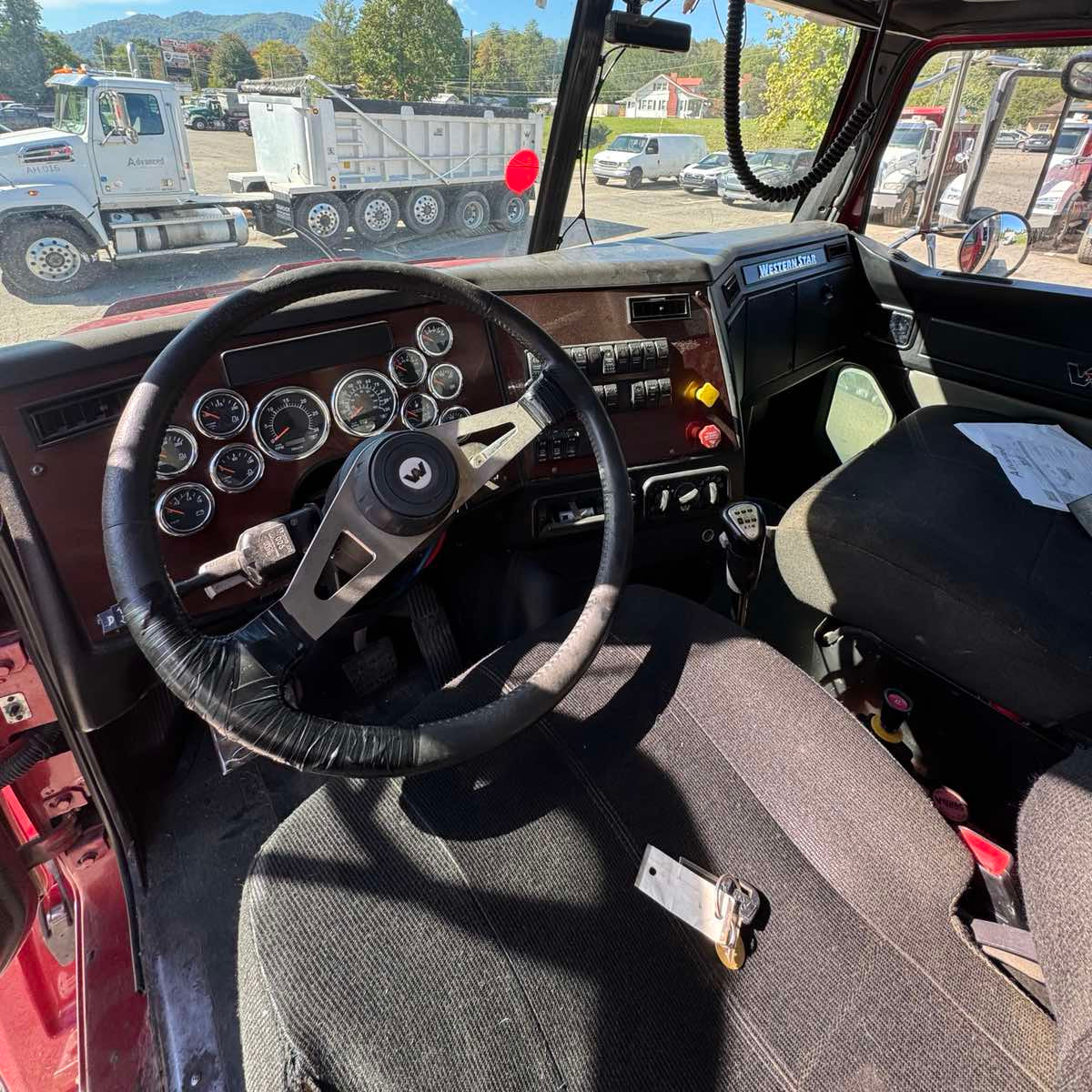 2016 Western Star 4700SF Tandem-Axle Dump Truck