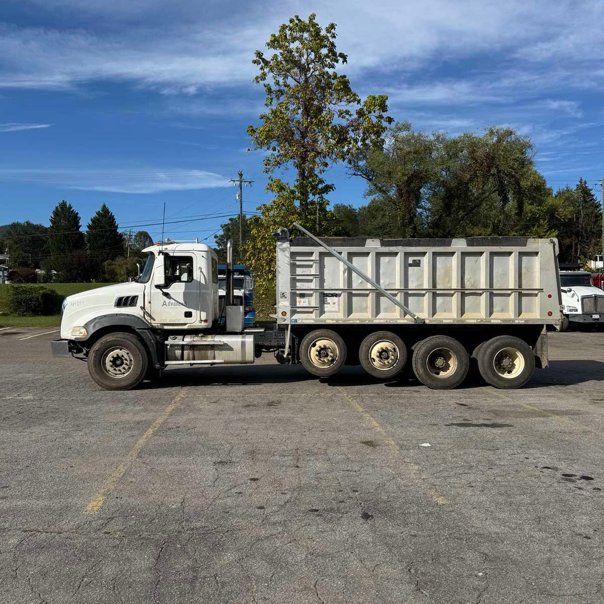 2013 Mack GU813 Quad-Axle Dump Truck