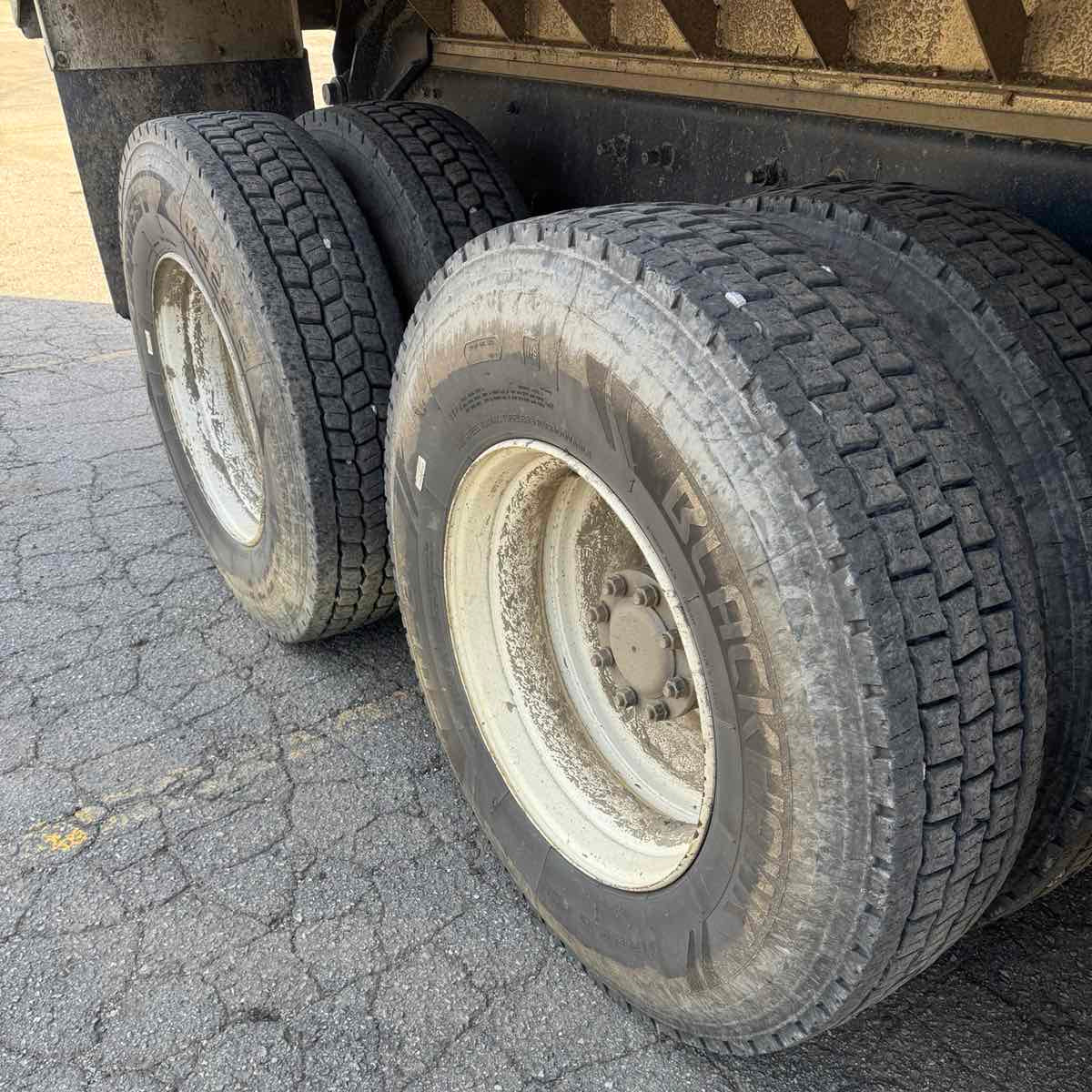 2013 Mack GU813 Quad-Axle Dump Truck