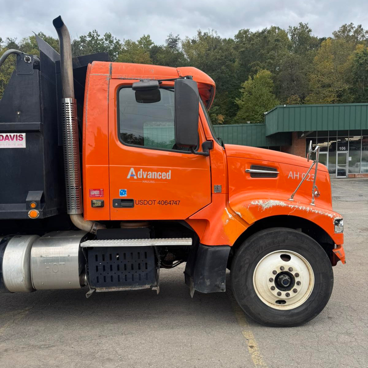 2014 Volvo VHD Tandem-Axle Dump Truck