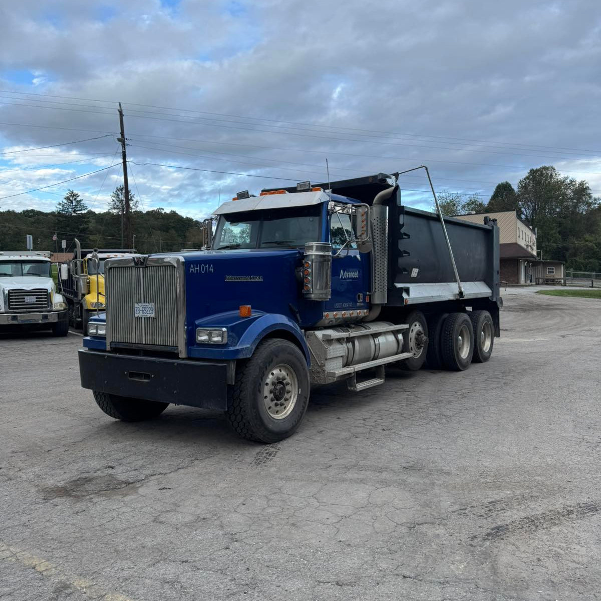 2019 Western Star 4900SF Tri-Axle Dump Truck