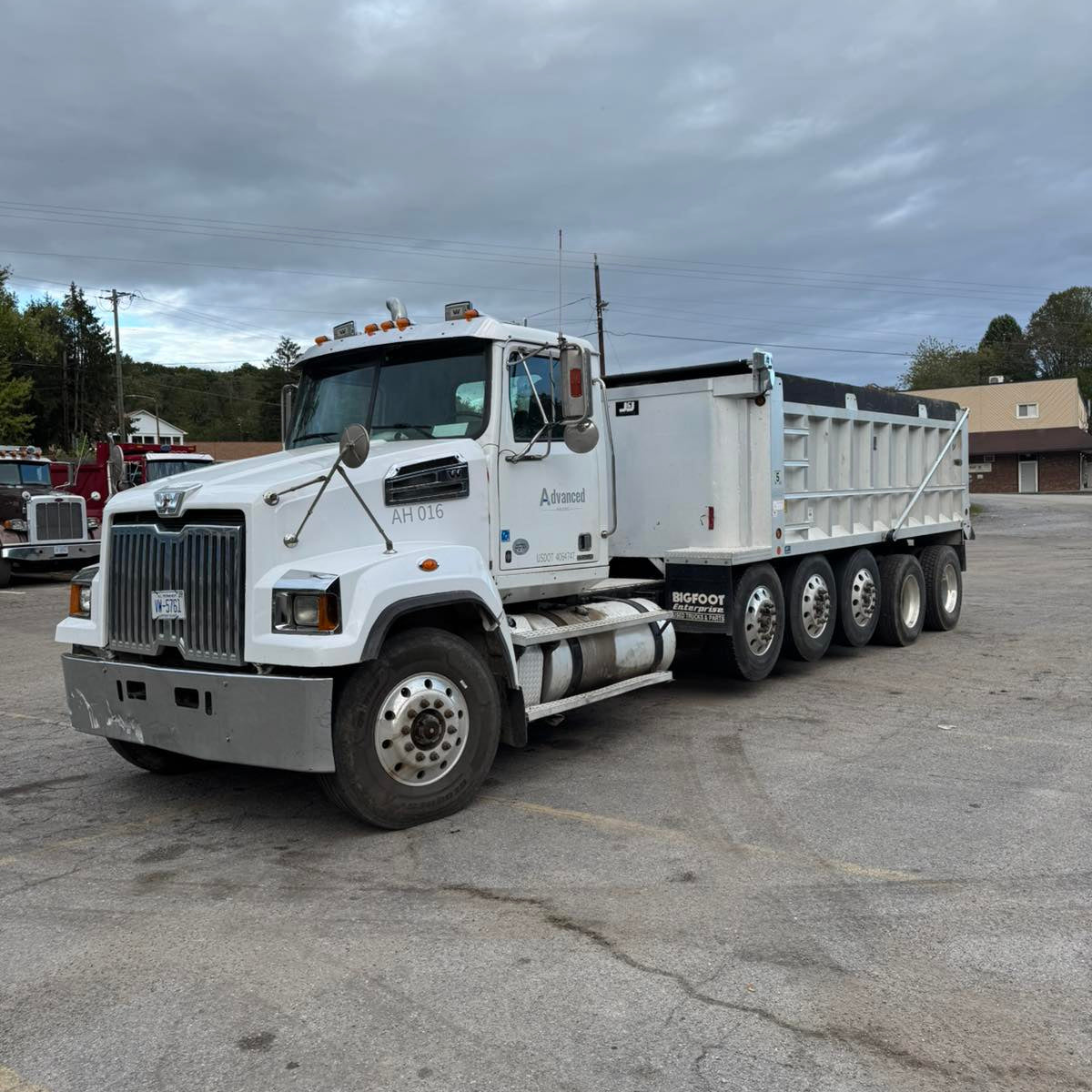 2016 Western Star 4700SF Quint-Axle Dump Truck