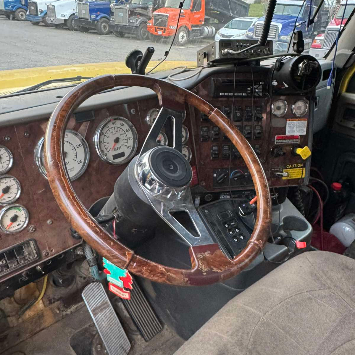 2017 International 5900i Quint-Axle Dump Truck