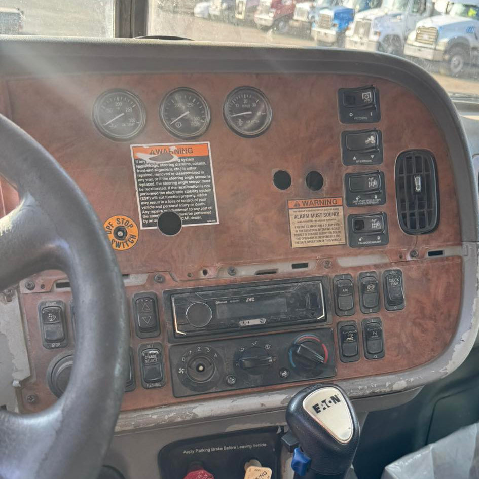 2009 Peterbilt 367 Tri-Axle Dump Truck