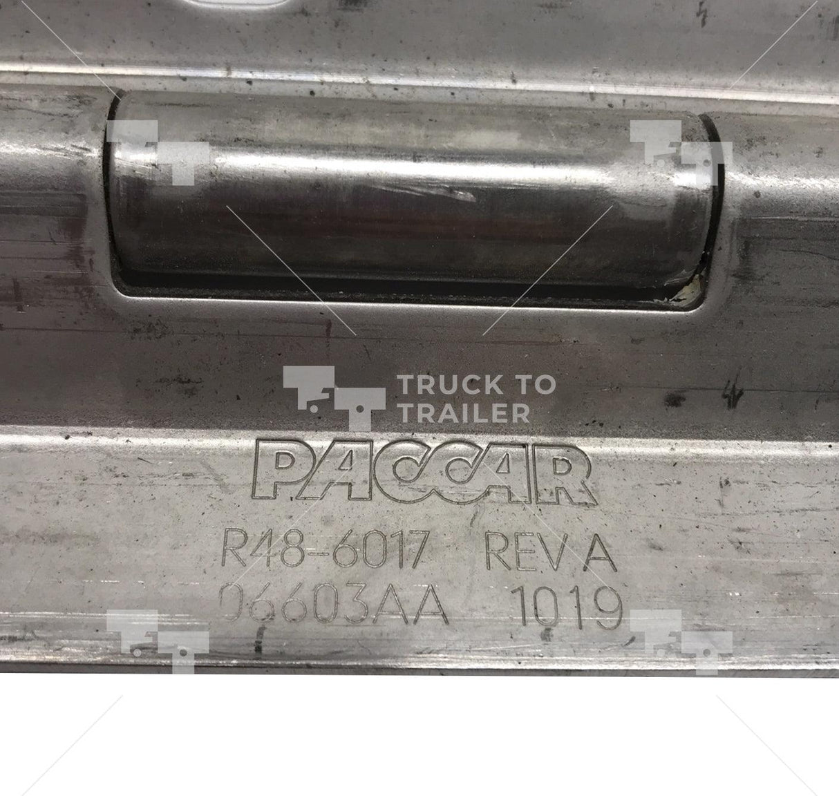 R48-6017 Genuine Paccar Left Door Hinge Assembly Lh For Peterbilt - Truck To Trailer